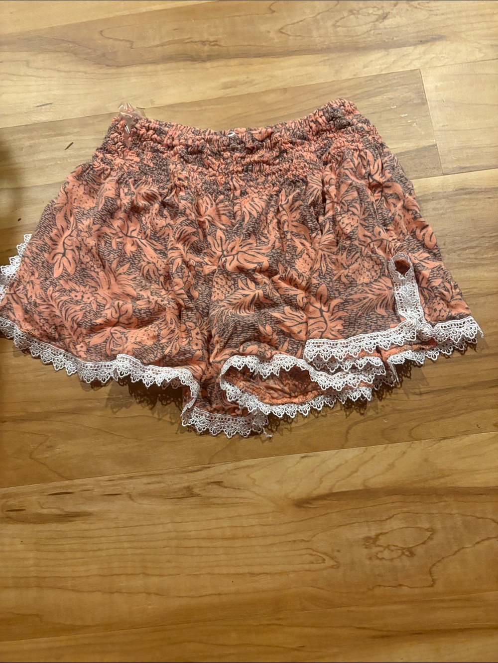 Women’s Coral Floral Lace-Trim Sleep Shorts
